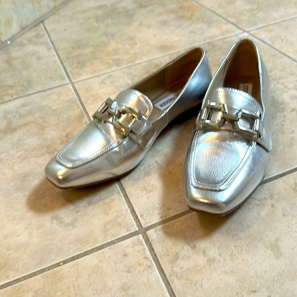 Steve Madden Ryann silver metallic loafers size 7.5 - Picture 2 of 7